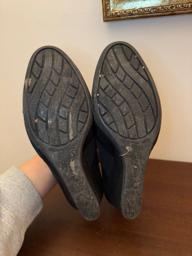 Scarpe Melluso Nere in Camoscio