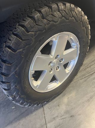 Llantas y neumaticos jeep wrangler