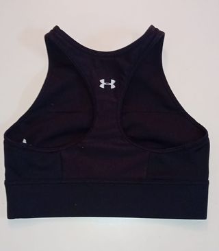 Top deportivo negro con cremallera