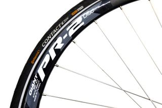 Rueda delantera Giant PR2 disc