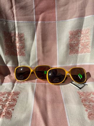 Gafas de sol amarillas y marrones