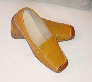 Zapatos mocasines mujer marrones y amarillos
