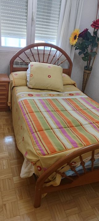 Cama individual de madera