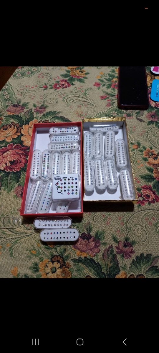 Piercing Naso multicolore