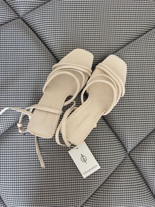 Stradivarius Sandalias Tacón Blancas