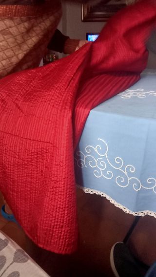 Cappotto a vestaglia rosso e nero indiano come nuovo