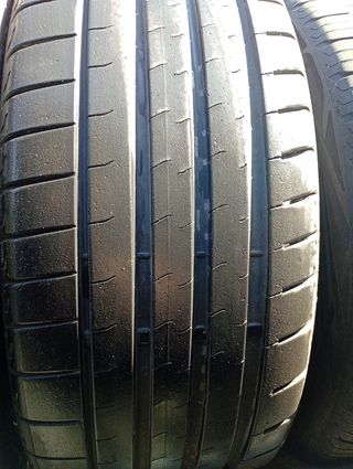 Neumáticos 215/45/18 Seminuevos