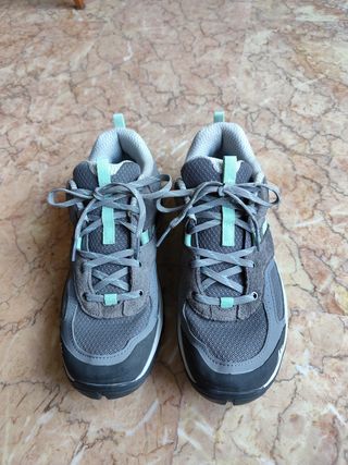 Zapatillas trecking grises y turquesa T.39