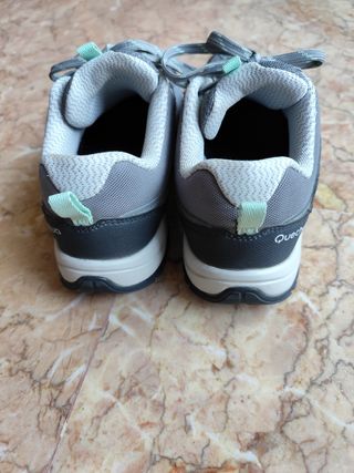 Zapatillas trecking grises y turquesa T.39