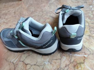 Zapatillas trecking grises y turquesa T.39