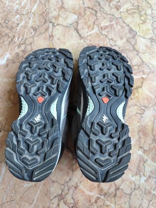 Zapatillas trecking grises y turquesa T.39