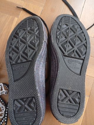 Zapatillas Converse.
