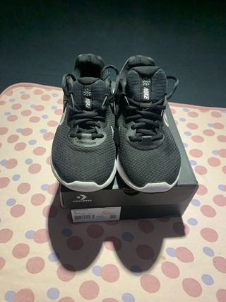 Zapatillas Nike Negras y Blancas