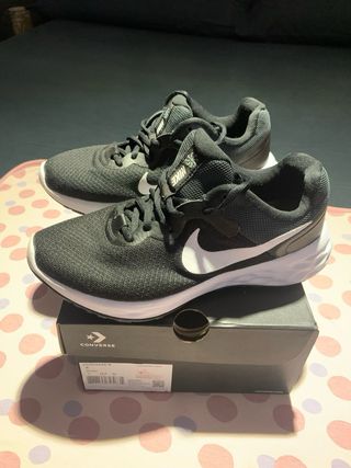 Zapatillas Nike Negras y Blancas