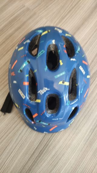 Casco bici infantil azul con dibujos marca BH
