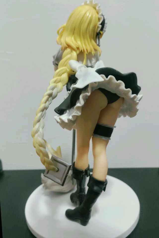 Action Figure Maid con scopa