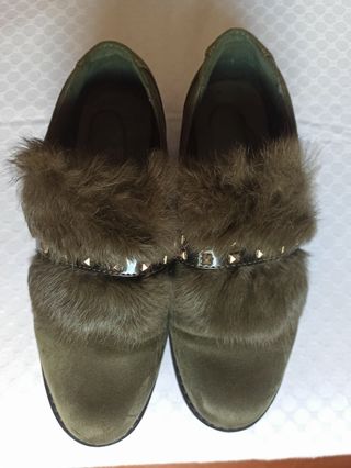 Zapatos de ante y pelo verde
