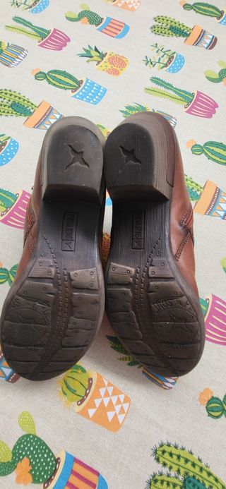 Botines de piel marrones