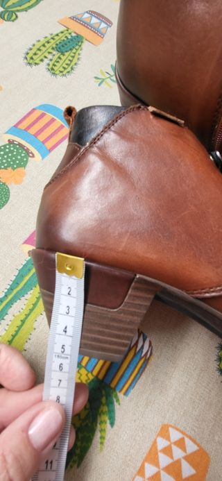 Botines de piel marrones