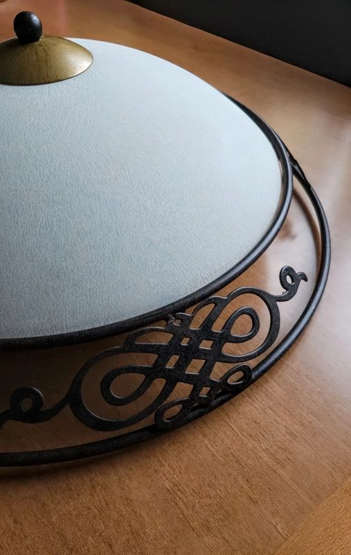 Candeeiro de teto em metal e vidro