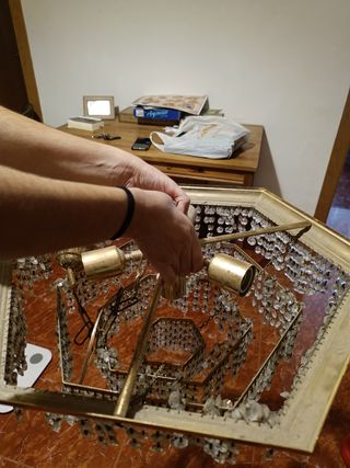 Lámpara araña cristal y metal dorado antigua