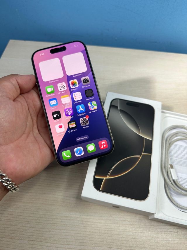 iPhone 16 Pro Natural Titanio