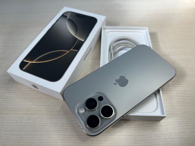 iPhone 16 Pro Natural Titanio