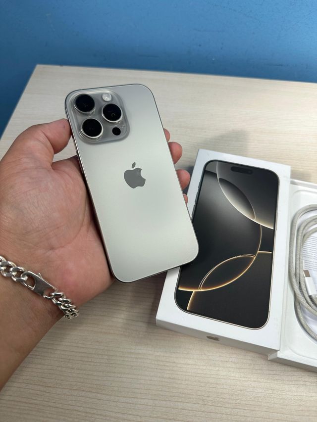 iPhone 16 Pro Natural Titanio