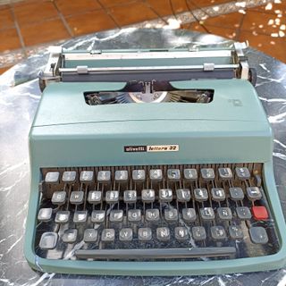 Máquina de escribir Olivetti Lettera 32