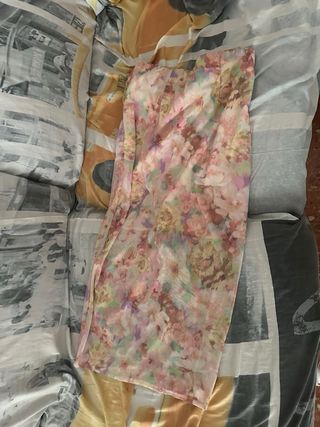 Falda Stradivarius floral talla s