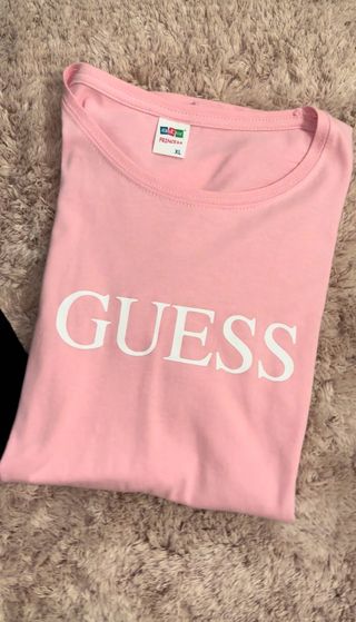 Camiseta rosa GUESS nueva
