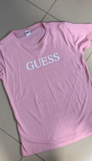 Camiseta rosa GUESS nueva