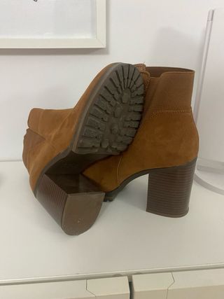 Botines ante marrón talla 38 Primark