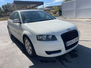 Audi A3 2.0 pegatima clase B
