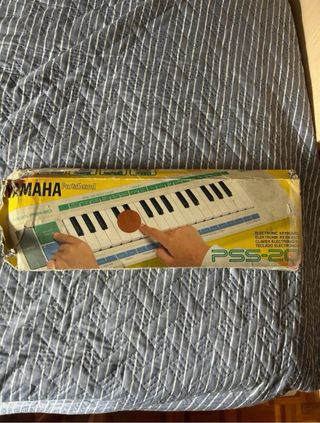 Tastiera vintage Yamaha PortaSound PSS-20