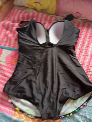 Bañador negro con estampado multicolor
