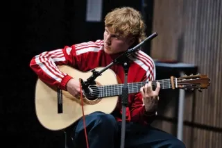 Clases iniciación de guitarra