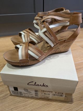 Sandalias Clarks cuña Rusty Free T-078