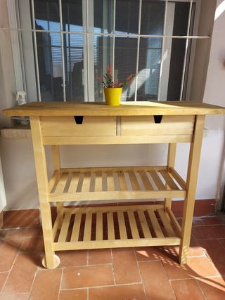 Mesa con ruedas