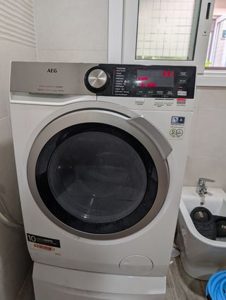 Lavadora Secadora AEG ProSense