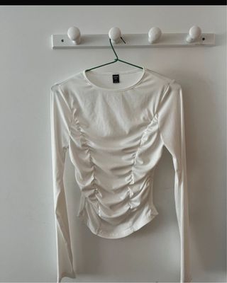 Camiseta blanca SHEIN manga larga