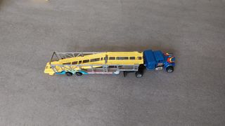 Camion con rimorchio