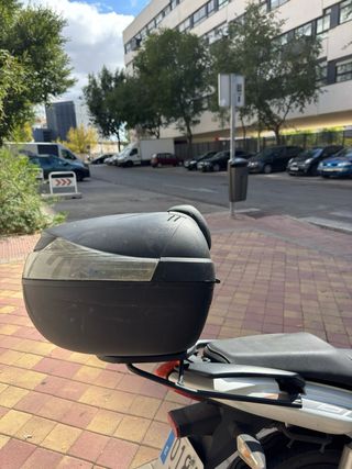 Baúl SH33 con soporte Keeway Rks 125