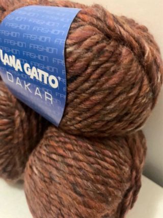Lotto 10 gomitoli Lana Gatto Dakar marrone.
