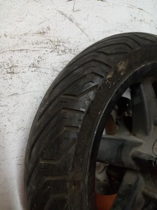 Llanta Yamaha Xmax con disco de freno