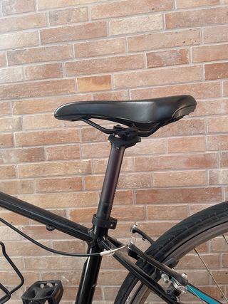 Bicicleta Specialized Negra. 