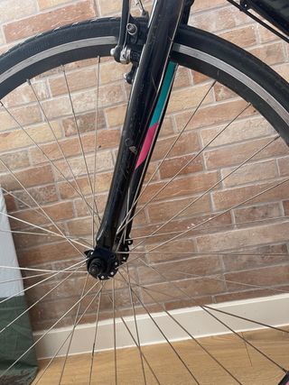 Bicicleta Specialized Negra. 