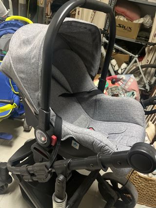 Carrito de bebé gris 3 en 1