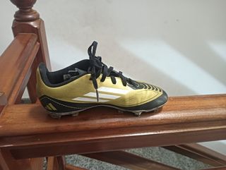 Botas Fútbol niño Adidas F50 Messi 
Talla34.