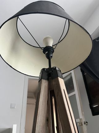 Lámpara de pie industrial IKEA 3 patas